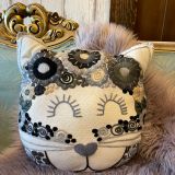 Gato con bordado artesanal SW-0224-308