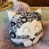 Gato con bordado artesanal SW-0224-309