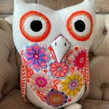 Buho con bordado artesanal SW-0224-381