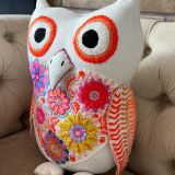 Buho con bordado artesanal SW-0224-381
