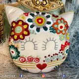 Gato con bordado artesanal SW-0326-400