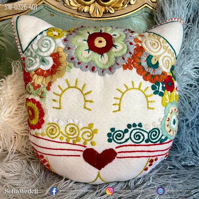 Gato con bordado artesanal SW-0326-401