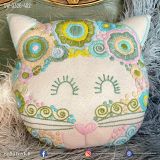 Gato con bordado artesanal SW-0326-402
