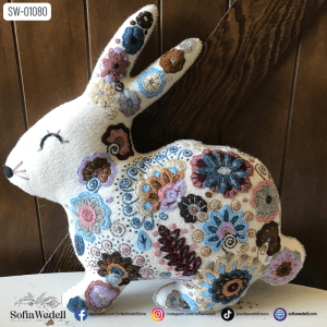 Conejo blanco con Bordado Artesanal, Edición Pascua (SW-01080)