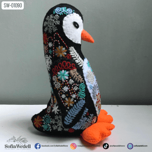 Pingüino negro con Bordado Artesanal (SW-01090)